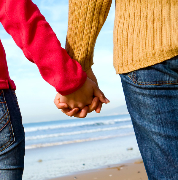 11 tips for successful dating. couple holds hands
